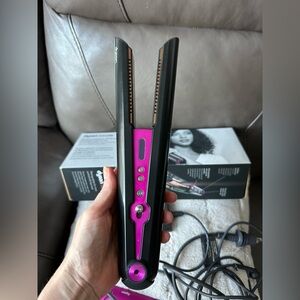 💄Dyson Corrale Hair Straightener - Black and Pink authentic 💯